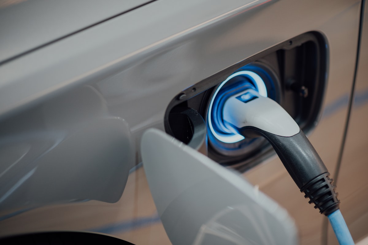 Elektroauto l&auml;dt an der heimischen Wallbox